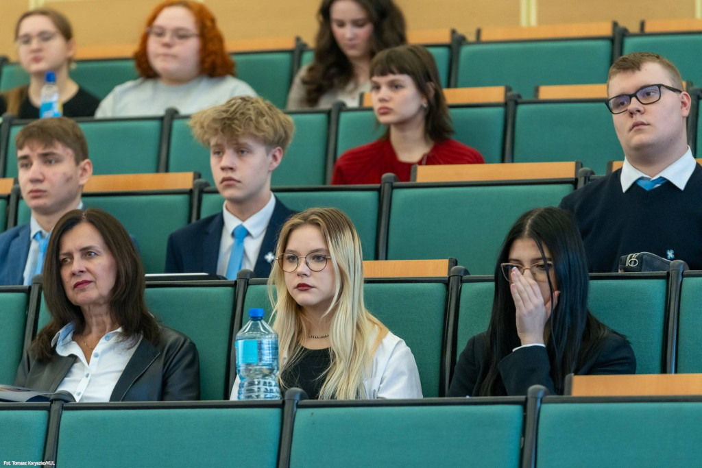 Uczniowie II LO na Akademii Prawa