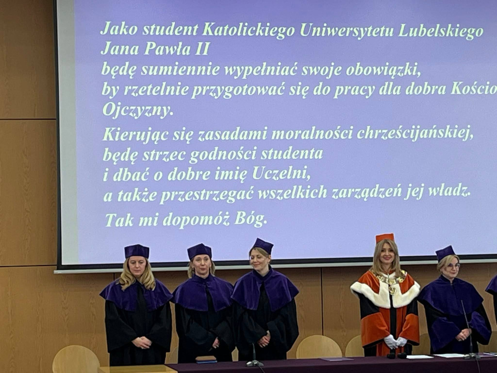 Uczniowie II LO na Akademii Prawa