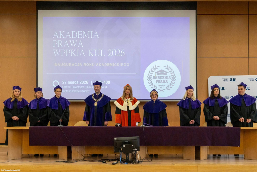 Uczniowie II LO na Akademii Prawa