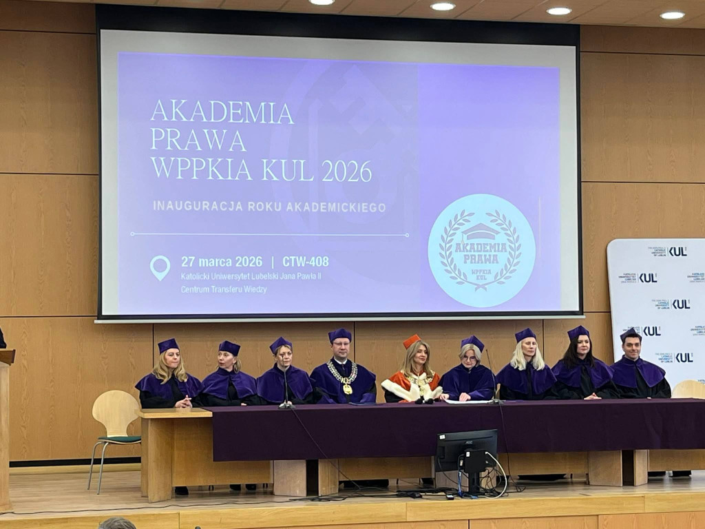 Uczniowie II LO na Akademii Prawa