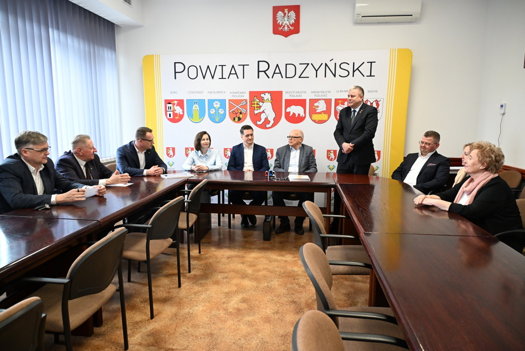 Umowa na przebudowę drogi Bełcząc-Czemierniki