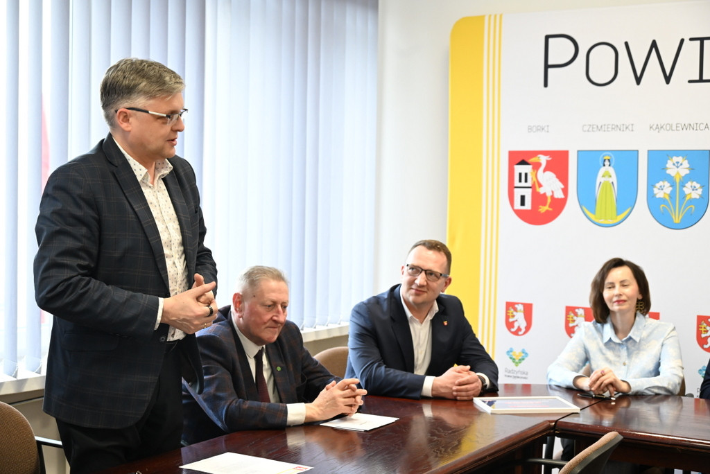 Umowa na przebudowę drogi Bełcząc-Czemierniki