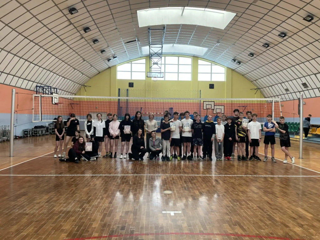 Turniej siatkówki w SP w Komarówce