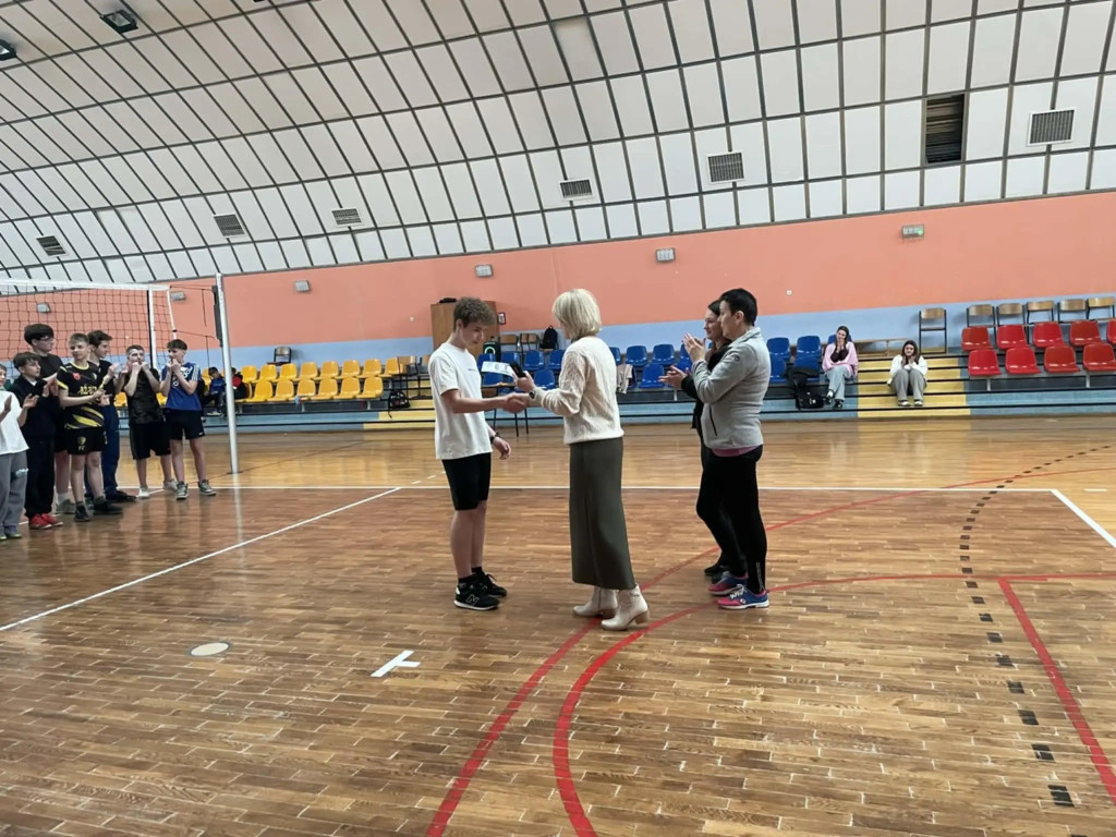 Turniej siatkówki w SP w Komarówce