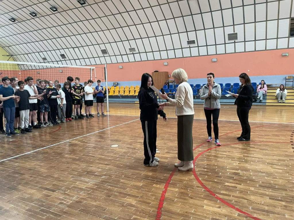 Turniej siatkówki w SP w Komarówce