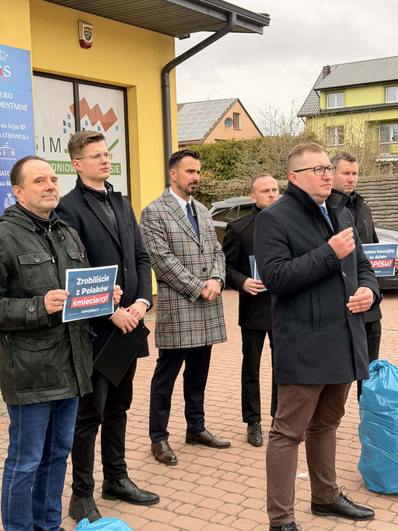 Protest w Białej P. przeciw systemowi kaucyjnemu