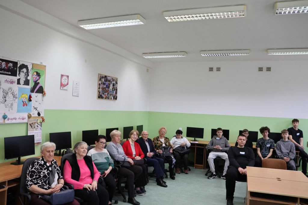 Zajęcia komputerowe dla seniorów z RUTW w ZSP