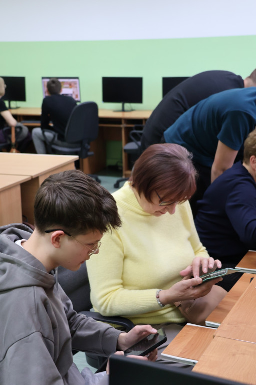 Zajęcia komputerowe dla seniorów z RUTW w ZSP