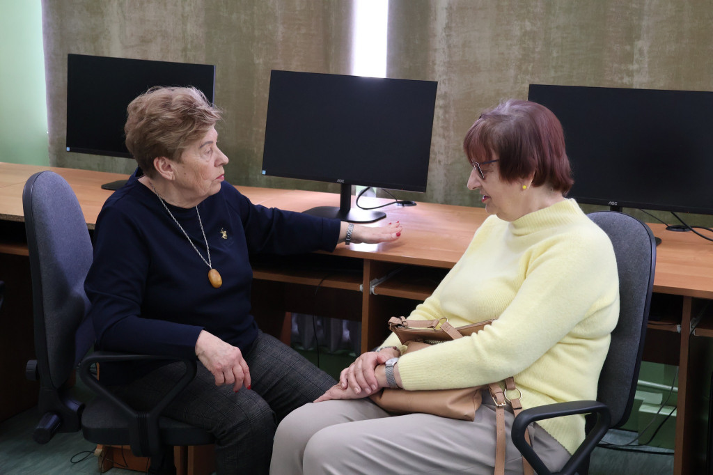 Zajęcia komputerowe dla seniorów z RUTW w ZSP