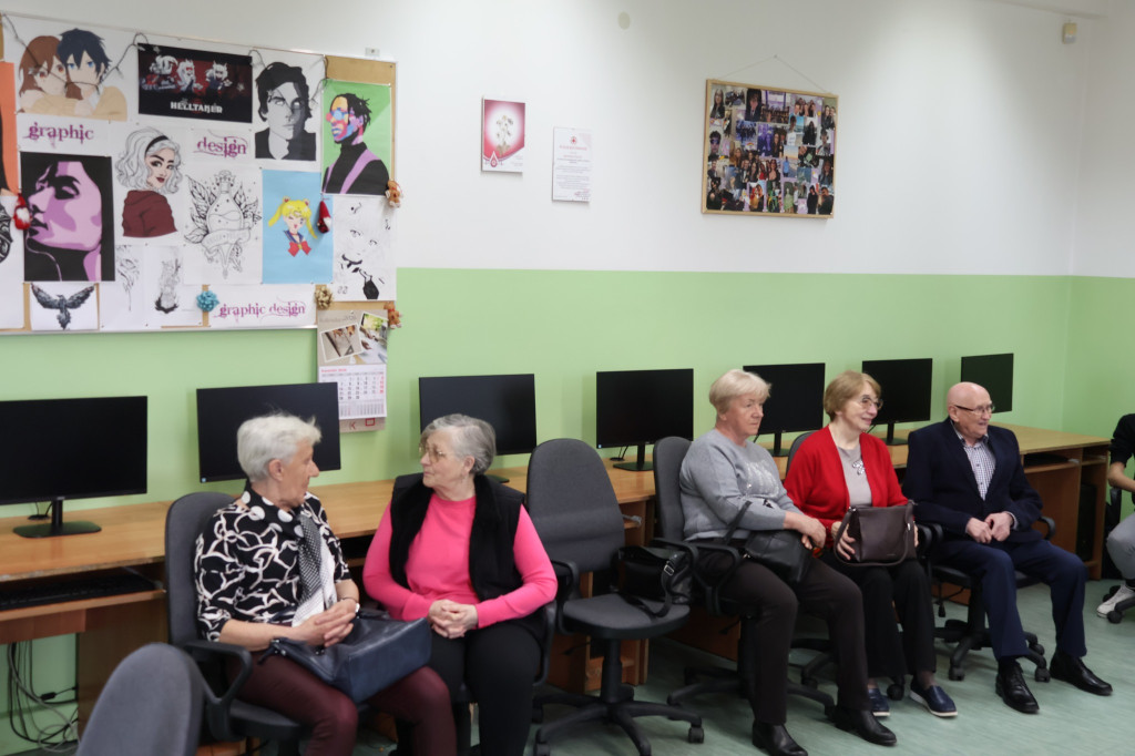 Zajęcia komputerowe dla seniorów z RUTW w ZSP