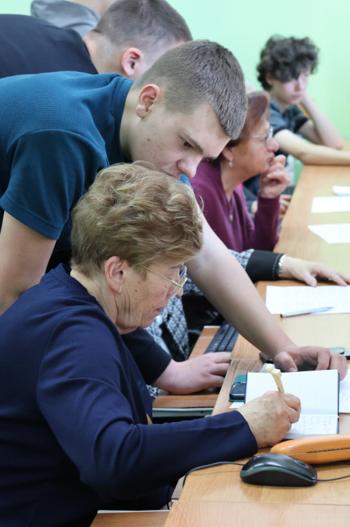 Zajęcia komputerowe dla seniorów z RUTW w ZSP