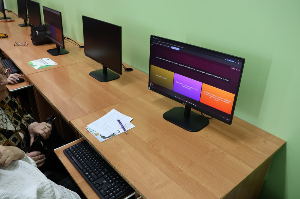 Zajęcia komputerowe dla seniorów z RUTW w ZSP