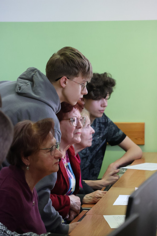 Zajęcia komputerowe dla seniorów z RUTW w ZSP