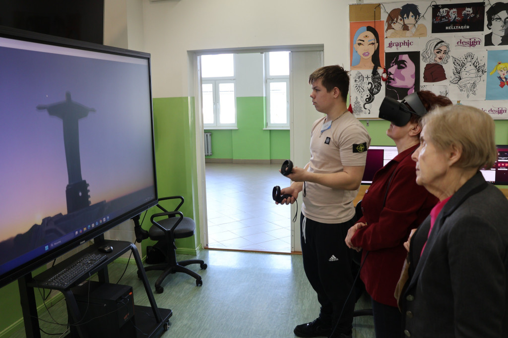 Zajęcia komputerowe dla seniorów z RUTW w ZSP