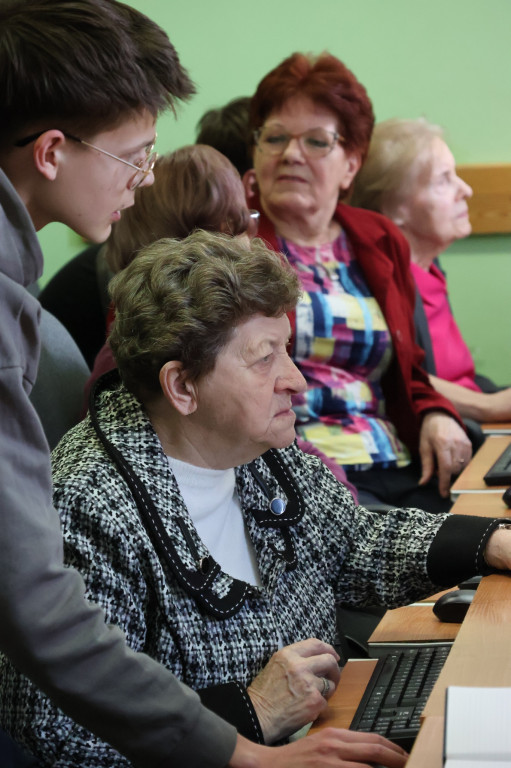 Zajęcia komputerowe dla seniorów z RUTW w ZSP