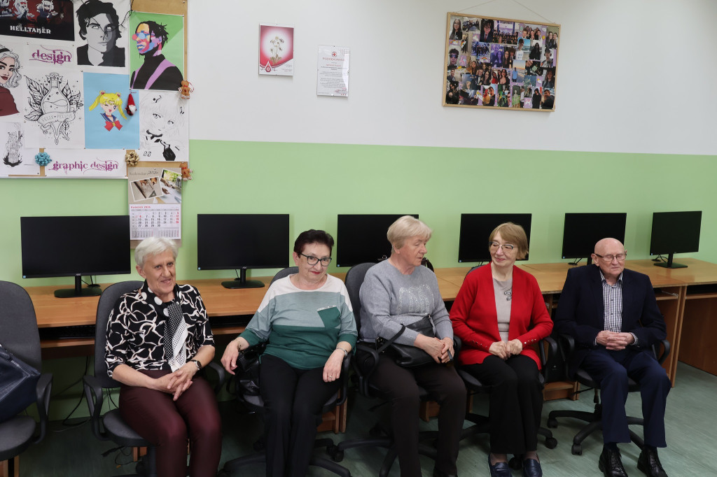 Zajęcia komputerowe dla seniorów z RUTW w ZSP