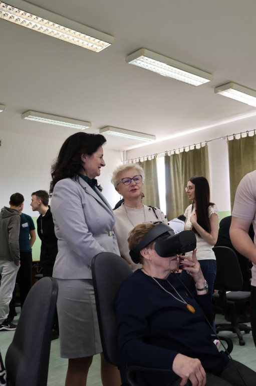 Zajęcia komputerowe dla seniorów z RUTW w ZSP