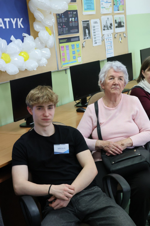 Zajęcia komputerowe dla seniorów z RUTW w ZSP