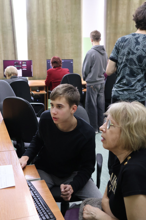 Zajęcia komputerowe dla seniorów z RUTW w ZSP