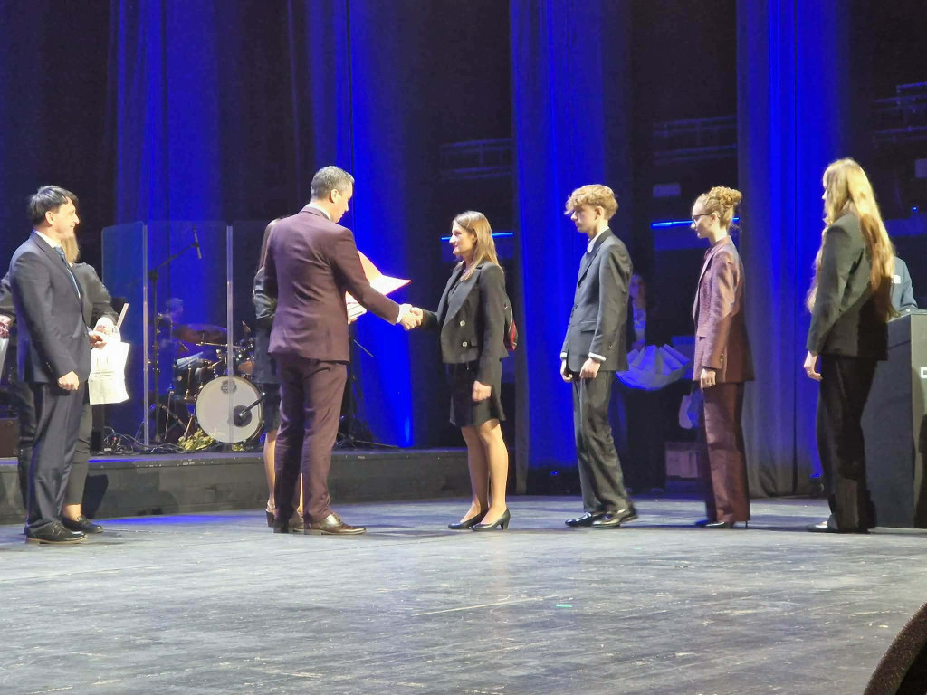 Wręczenie dyplomów stypendystom z I LO