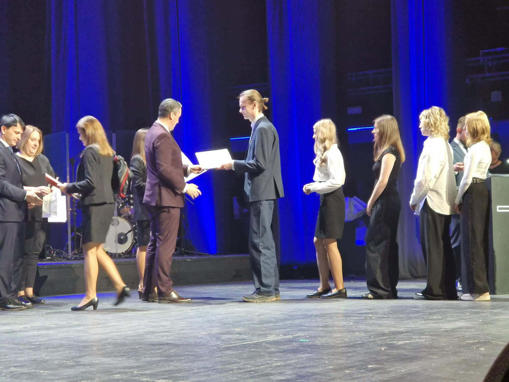 Wręczenie dyplomów stypendystom z I LO