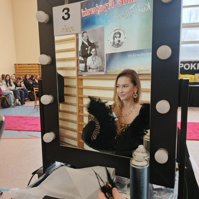 Uczennice ZSP na konkursie fryzjerskim