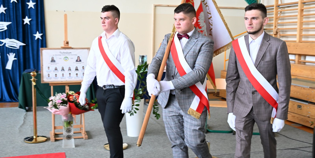 Zakończenie roku szkolnego maturzystów w ZSR