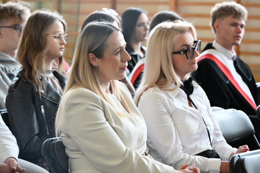 Zakończenie roku szkolnego maturzystów w ZSR