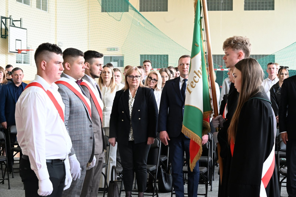 Zakończenie roku szkolnego maturzystów w ZSR