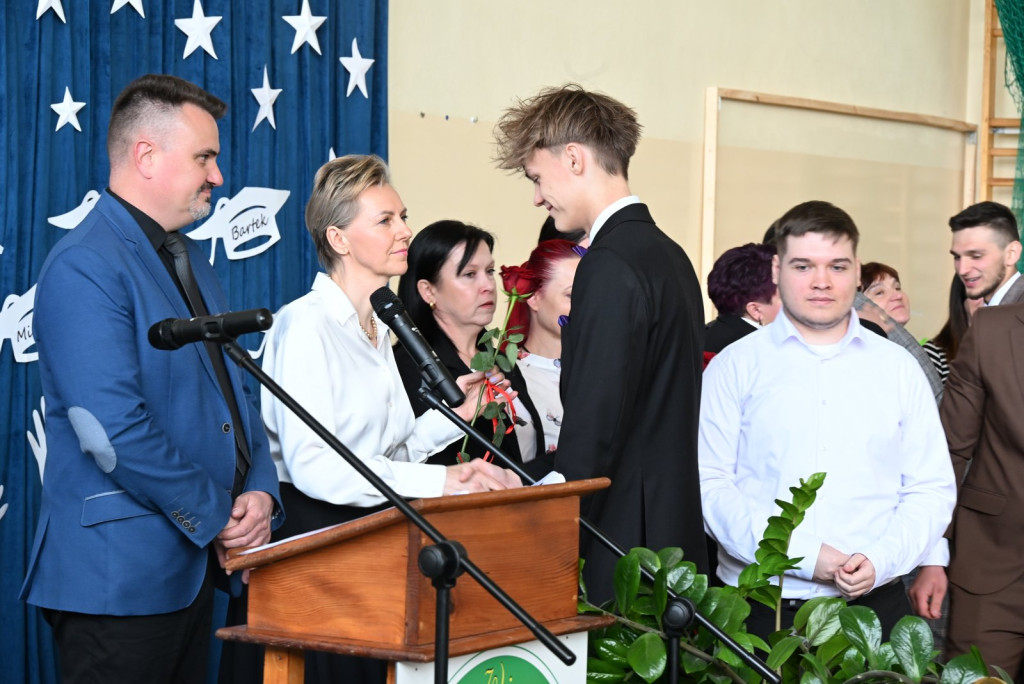 Zakończenie roku szkolnego maturzystów w ZSR