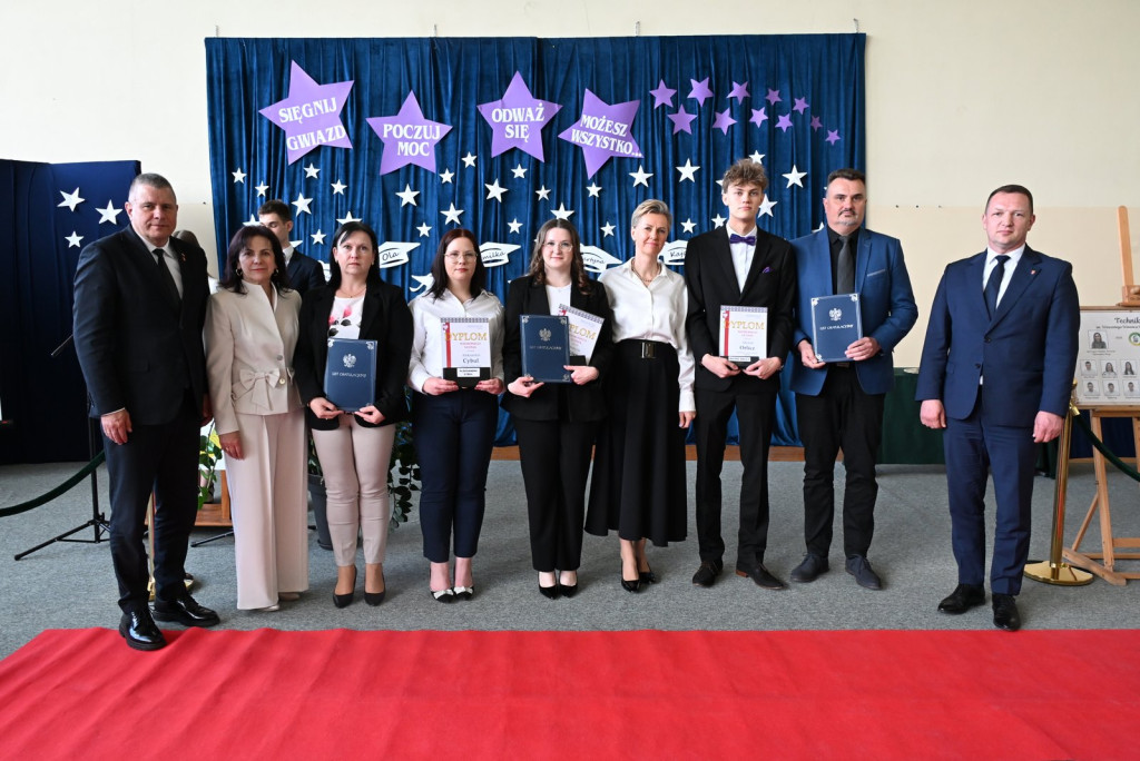 Zakończenie roku szkolnego maturzystów w ZSR