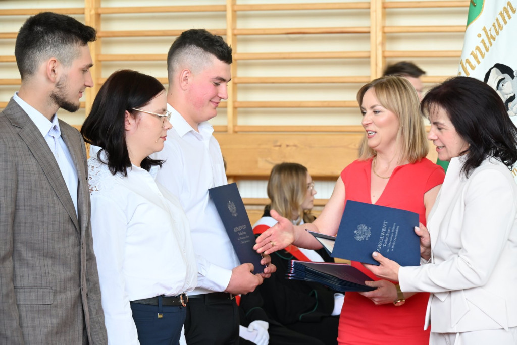 Zakończenie roku szkolnego maturzystów w ZSR