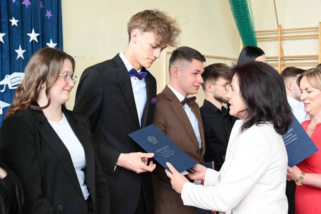 Zakończenie roku szkolnego maturzystów w ZSR