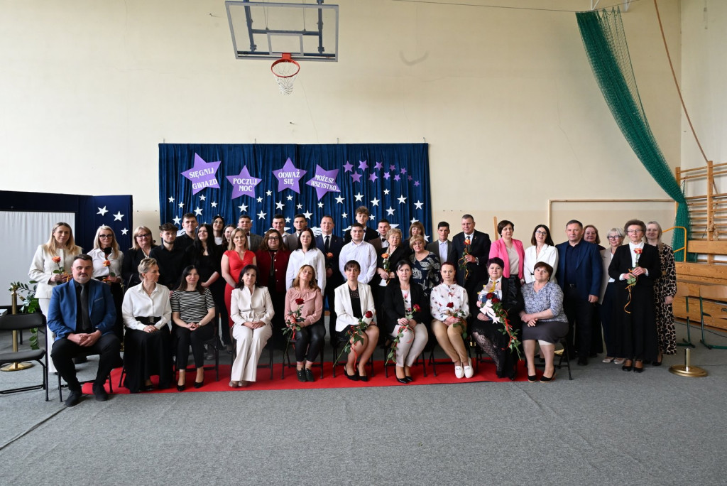 Zakończenie roku szkolnego maturzystów w ZSR