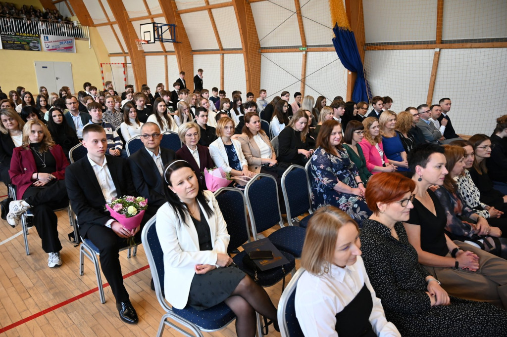 Zakończenie roku szkolnego maturzystów w I LO