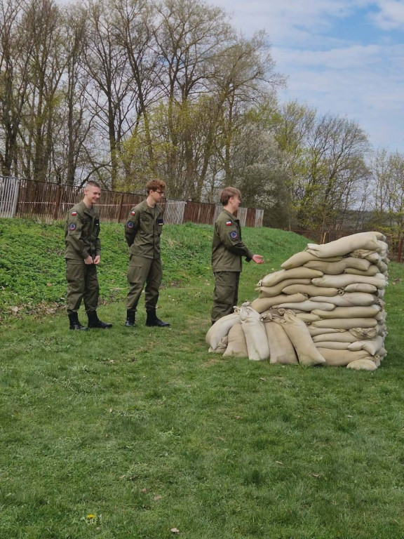 Uczniowie ZSP na Spartakiadzie sportowo-obronnej