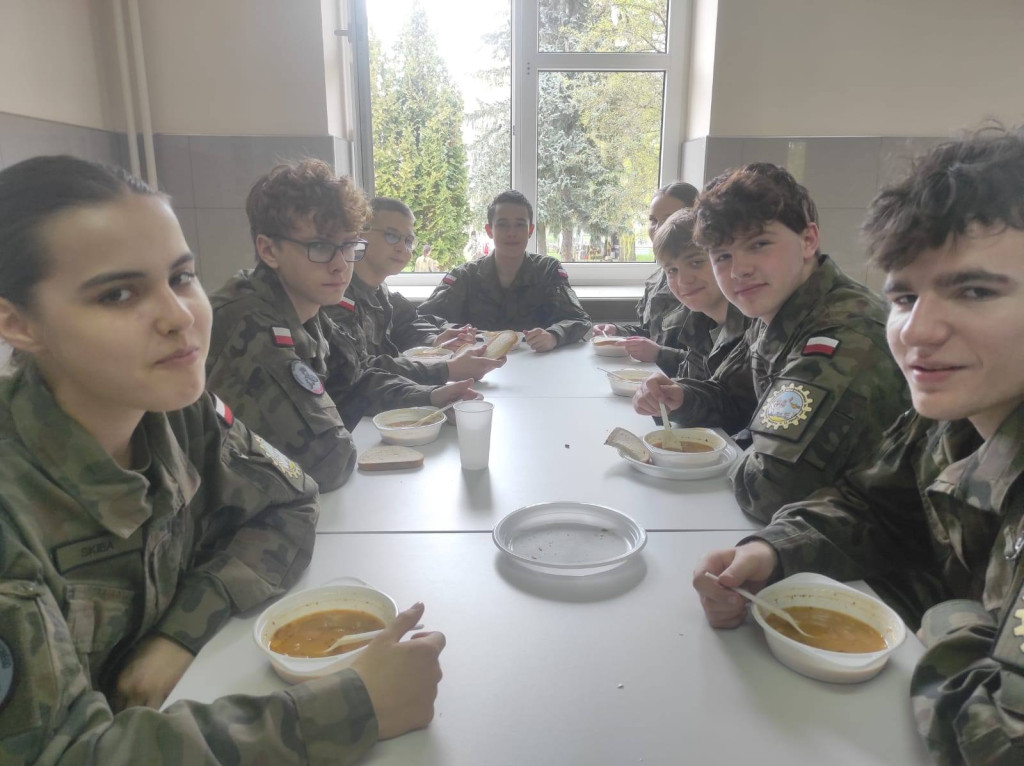 Uczniowie ZSP na Spartakiadzie sportowo-obronnej