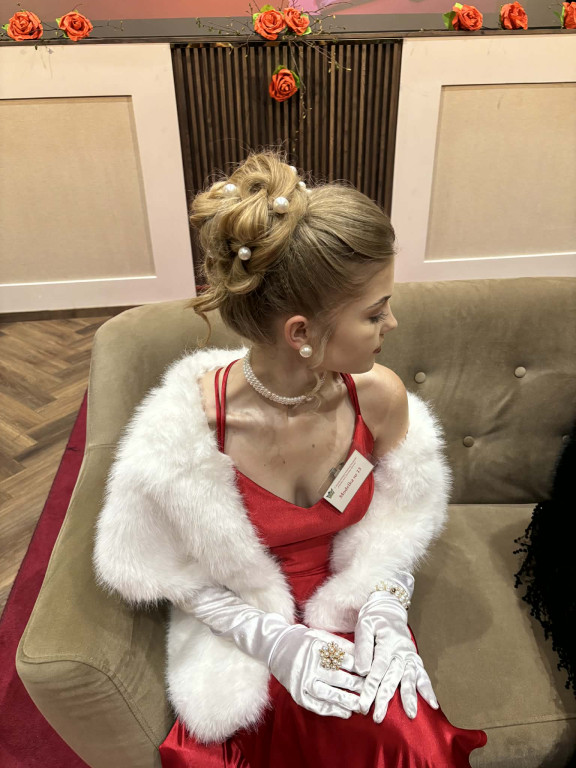 Uczennice ZSP na konkursie fryzjerskim w Mińsku M.