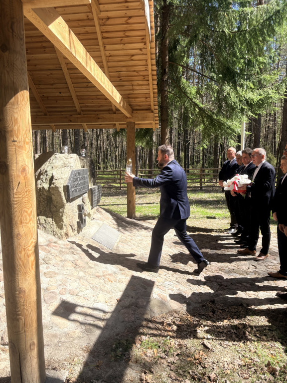 Uczczenie 3 maja przez działaczy RaSIL i radnych