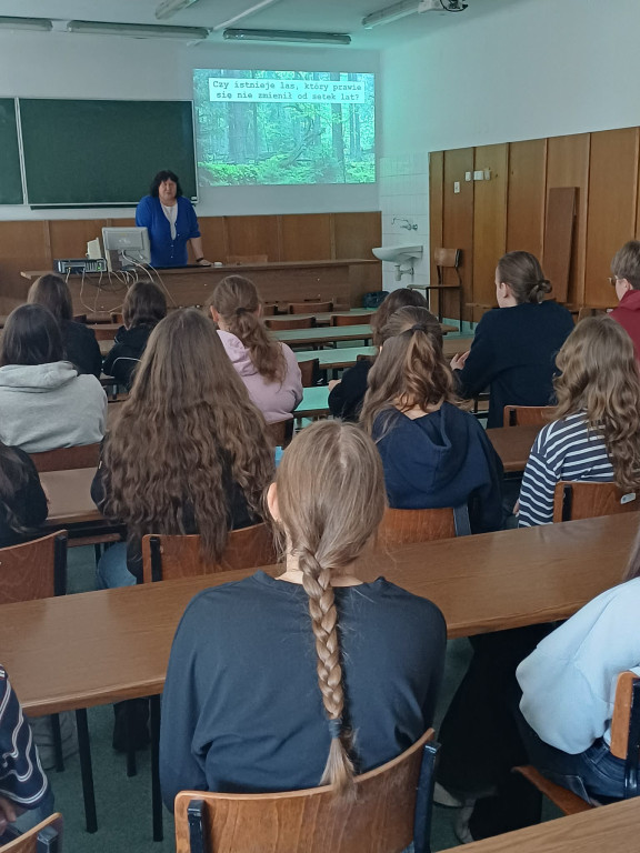 Uczniowie I LO na warsztatach biologicznych
