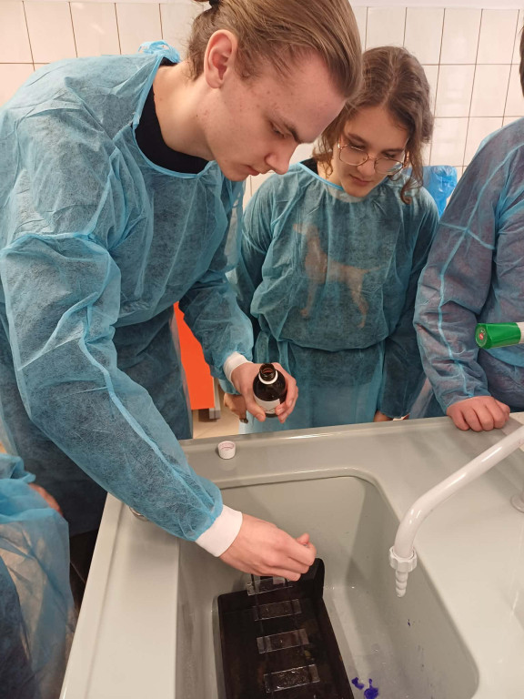 Uczniowie I LO na warsztatach biologicznych