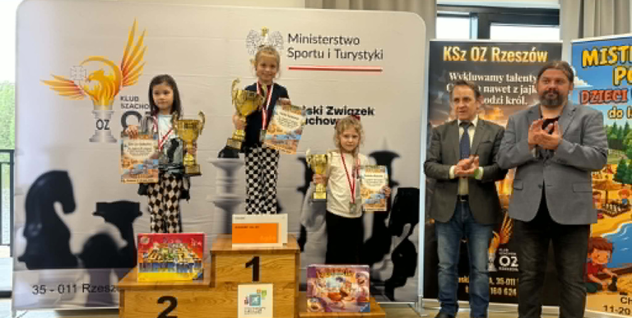 Młodzi radzyńscy szachiści na turnieju w Chutowej
