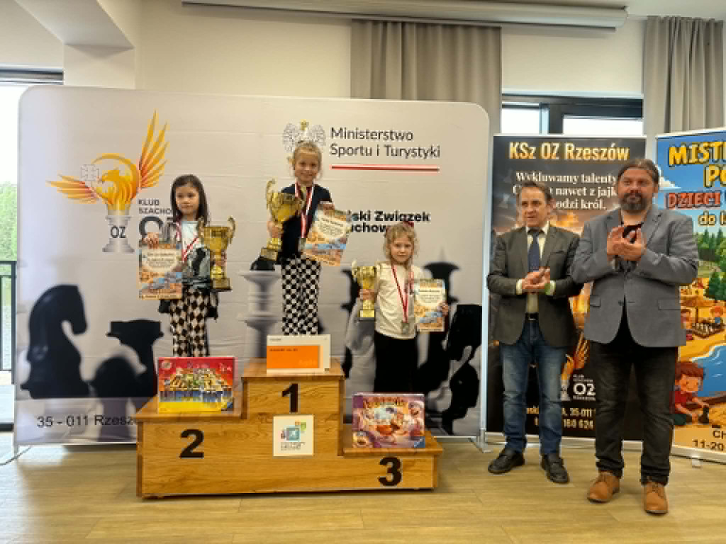 Młodzi radzyńscy szachiści na turnieju w Chutowej