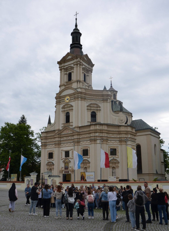 Pielgrzymka dzieci pierwszokomunijnych