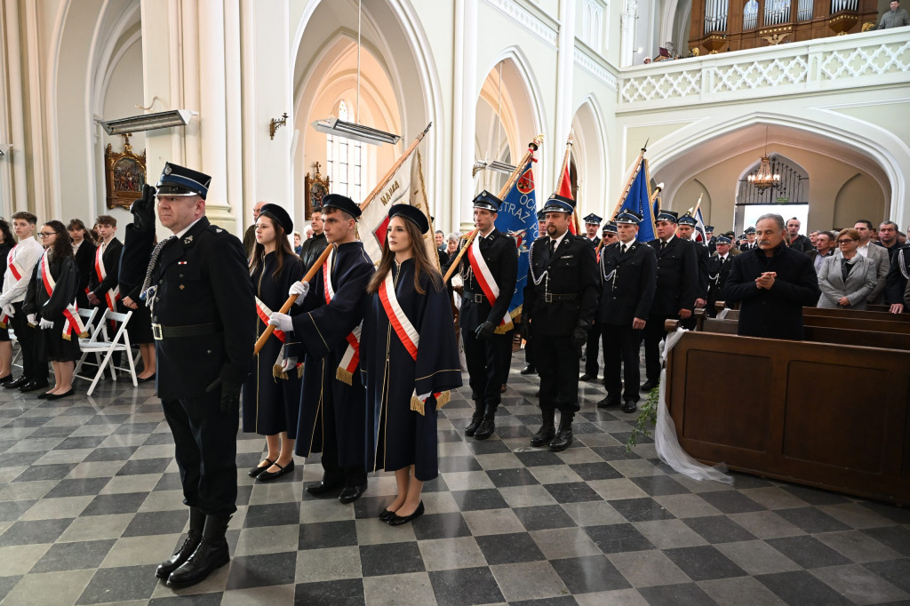 Obchody 3 maja i Dnia Strażaka w Komarówce