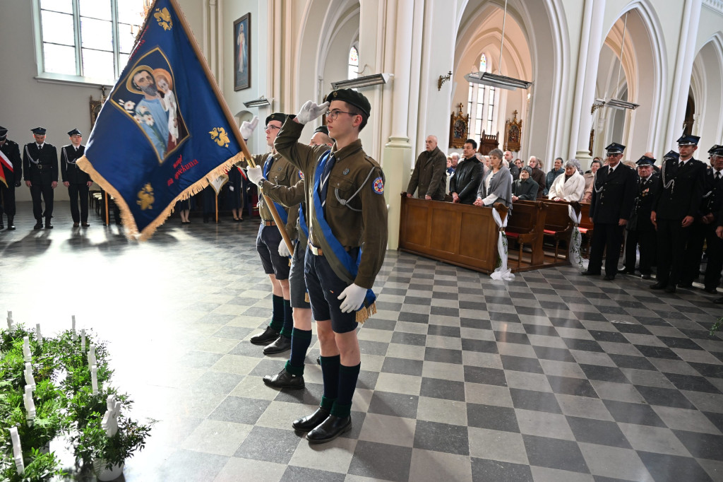 Obchody 3 maja i Dnia Strażaka w Komarówce