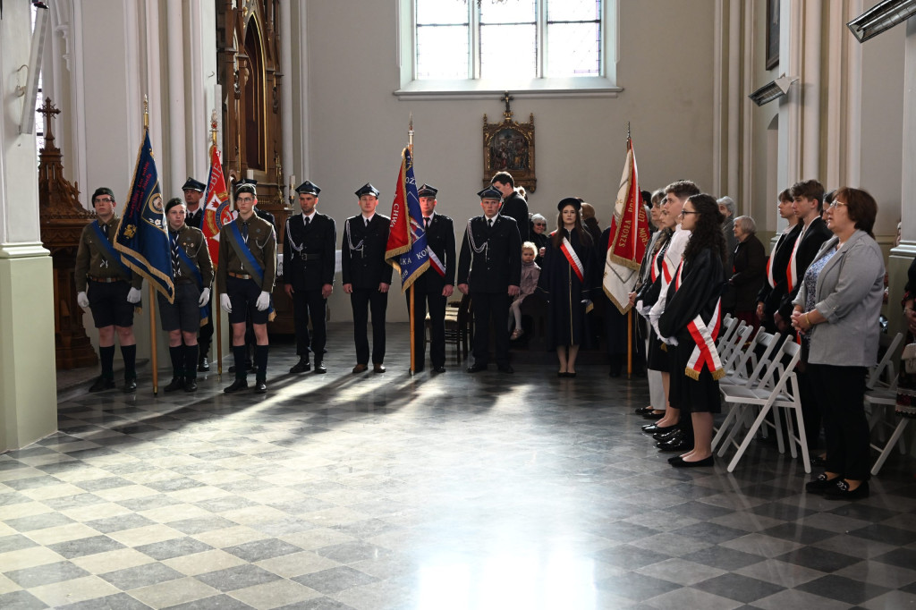 Obchody 3 maja i Dnia Strażaka w Komarówce
