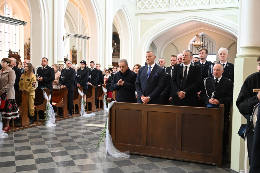 Obchody 3 maja i Dnia Strażaka w Komarówce