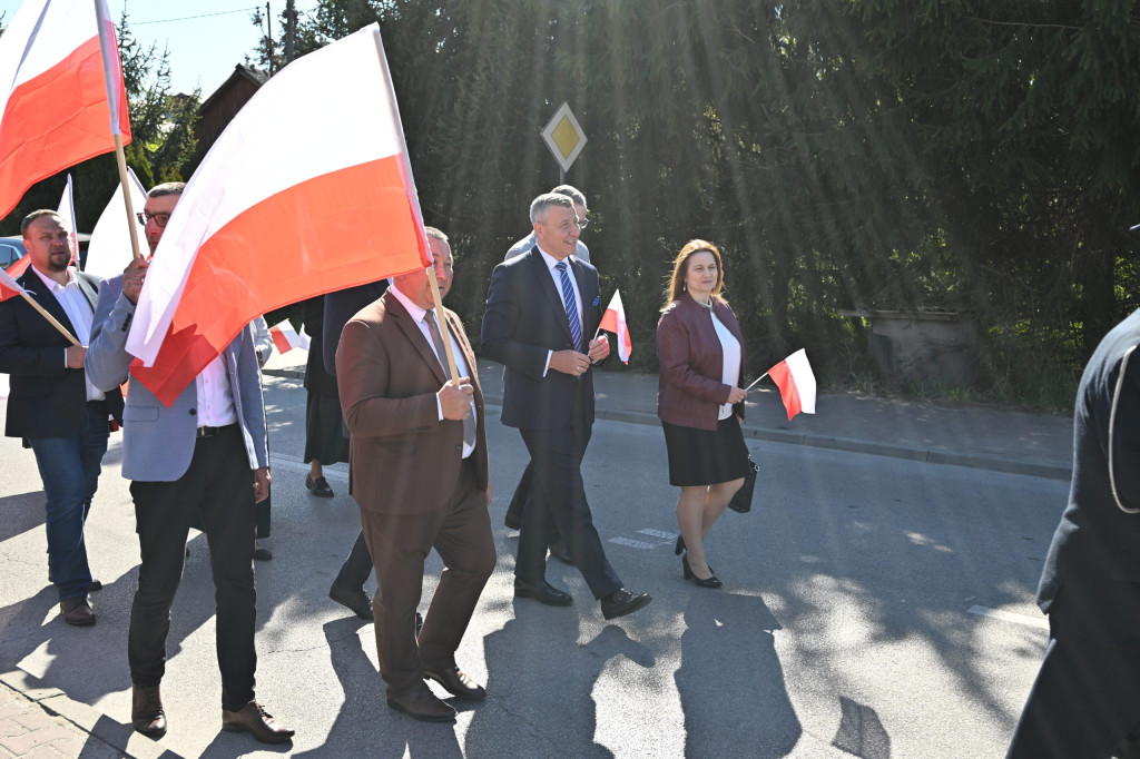 Obchody 3 maja i Dnia Strażaka w Komarówce