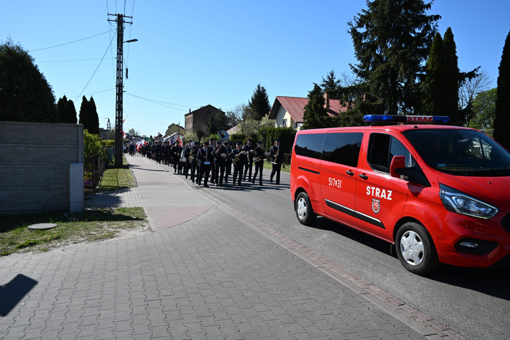 Obchody 3 maja i Dnia Strażaka w Komarówce